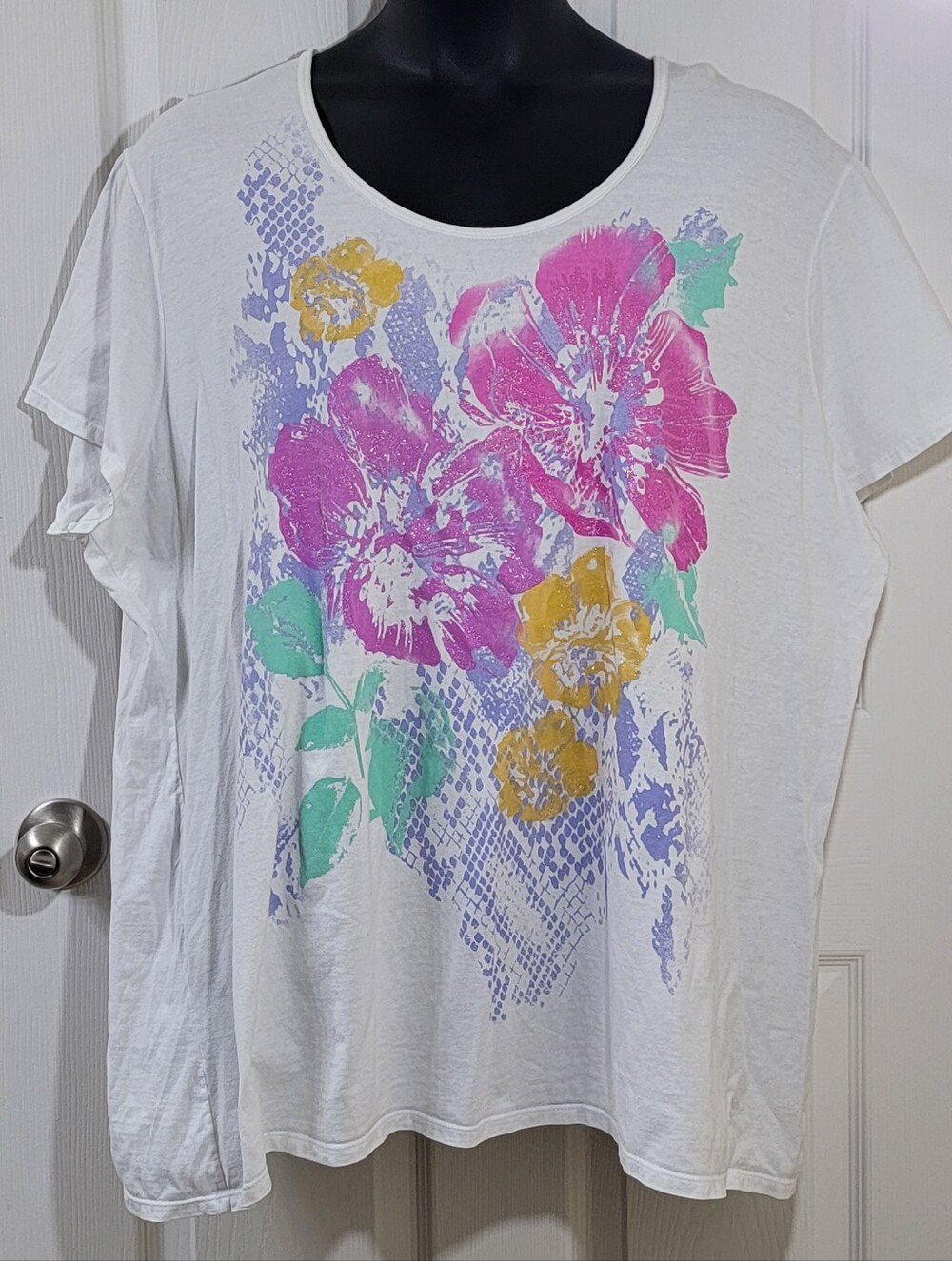 Just My Size JMS Women's Floral Graphic T-Shirt 4X White Plus Size Short Sleeve